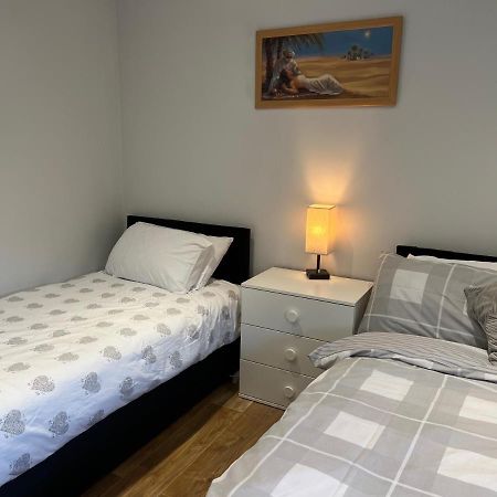 The Grande Residence - Close To Central London & Next To Northfield Tube Station Hanwell Eksteriør bilde