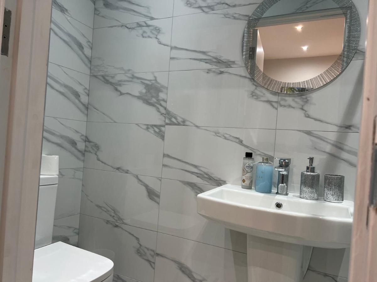 The Grande Residence - Close To Central London & Next To Northfield Tube Station Hanwell Eksteriør bilde